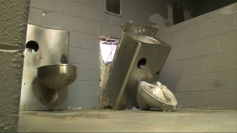 Six inmates escape through toilet in Tennessee prison
