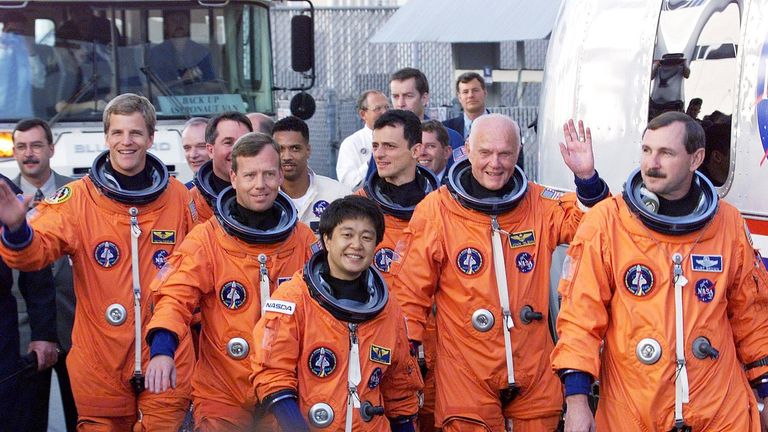 John Glenn with the crew of the Shuttle Discovery 
