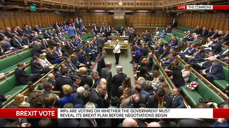 Commons votes to back Article 50 vote by March 2017