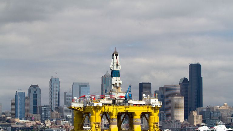 Shell&#39;s Polar Pioneer oil drilling in Seattle in 2015