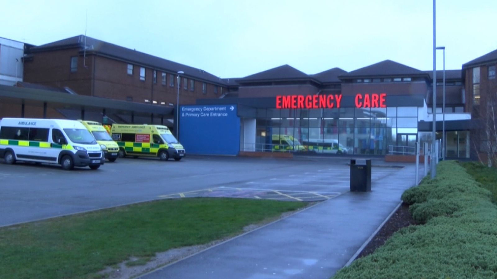 NHS crisis: Snapshot of an A&E department in the midst of winter | UK ...