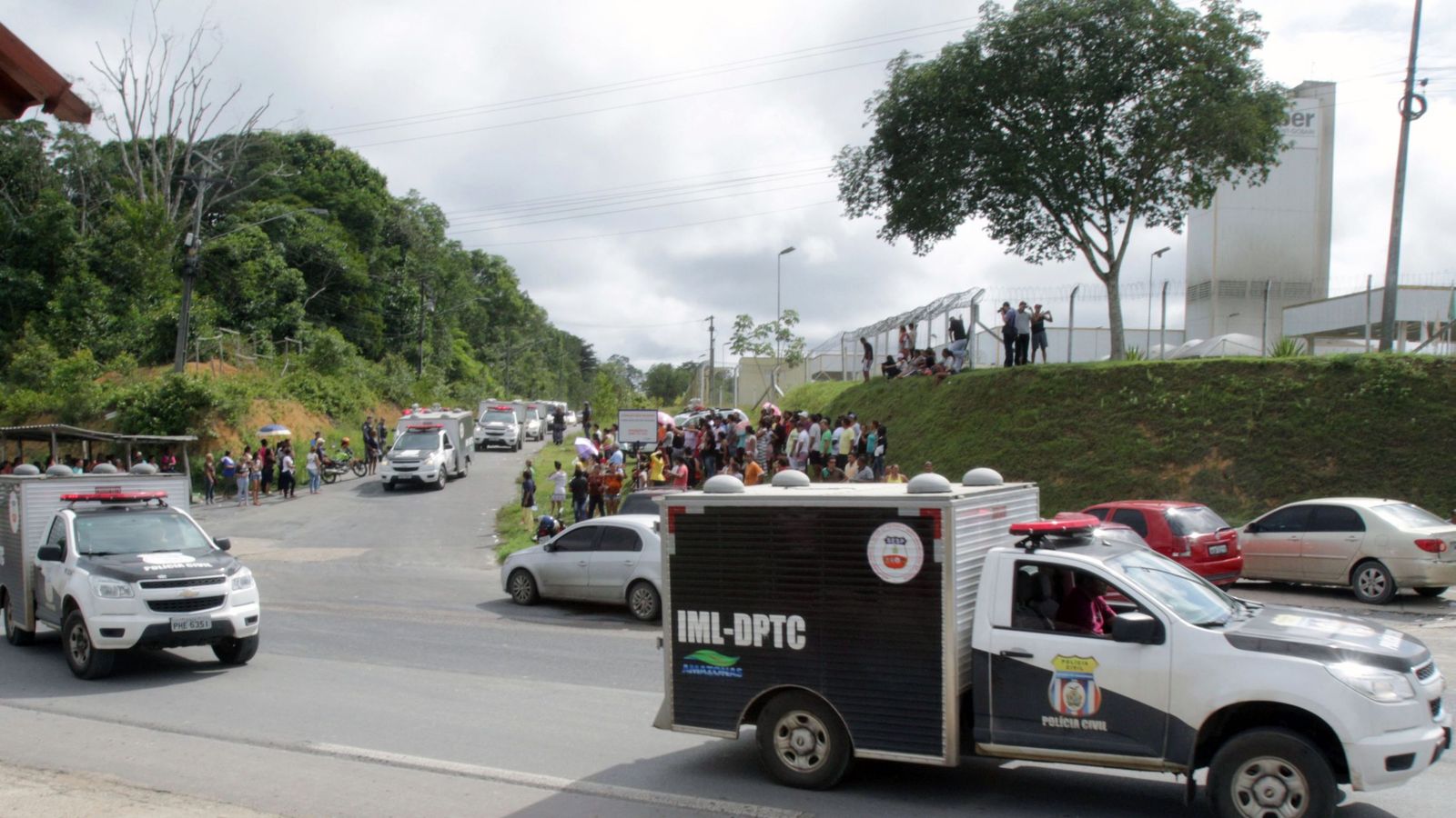 At least 33 inmates killed in second fatal Brazil prison riot this week ...