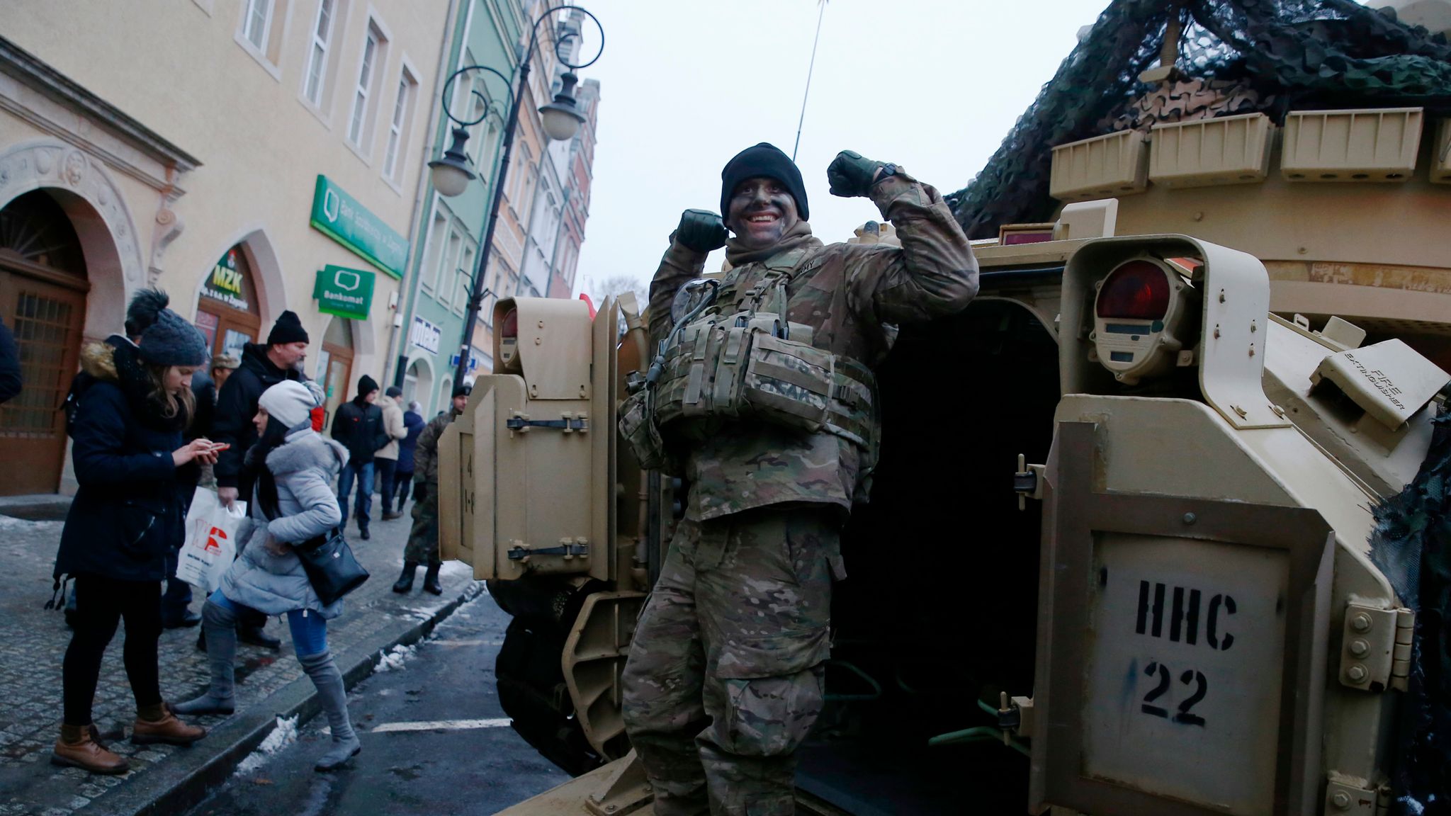 Poland welcomes 3,500 US troops amid fears over Russia aggression ...