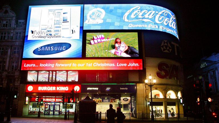 Piccadilly Circus goes dark as billboards switched off | UK News | Sky News