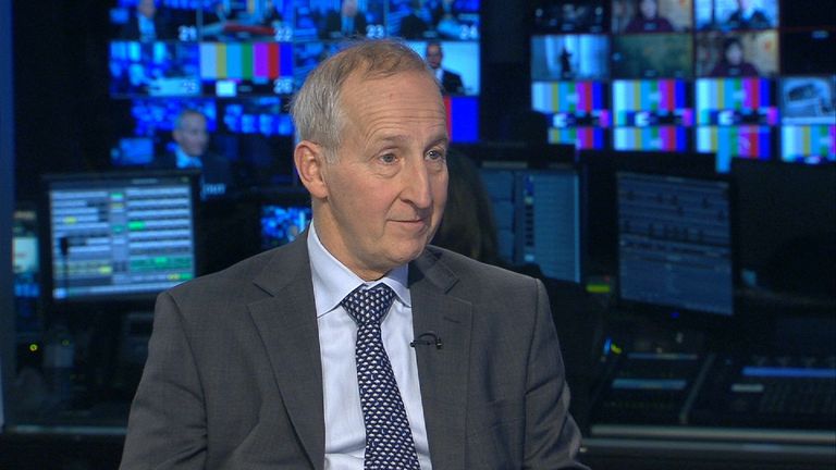 Lord Ricketts: A Trump state visit could be &#39;difficult&#39; for the Queen