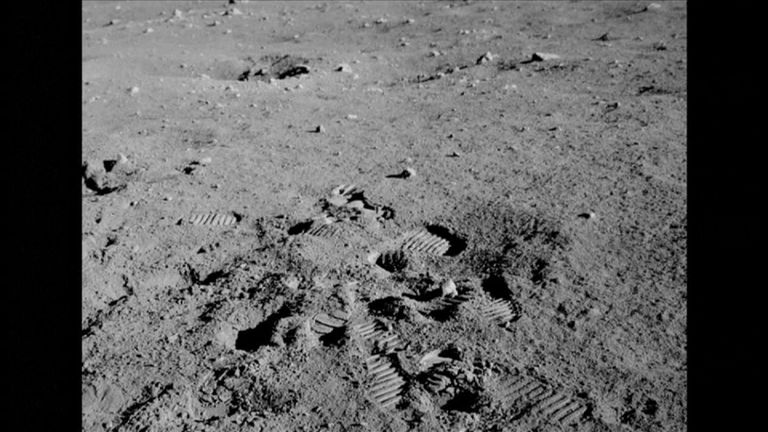 The footsteps of Eugene Cernan in the dust of the Moon&#39;s surface