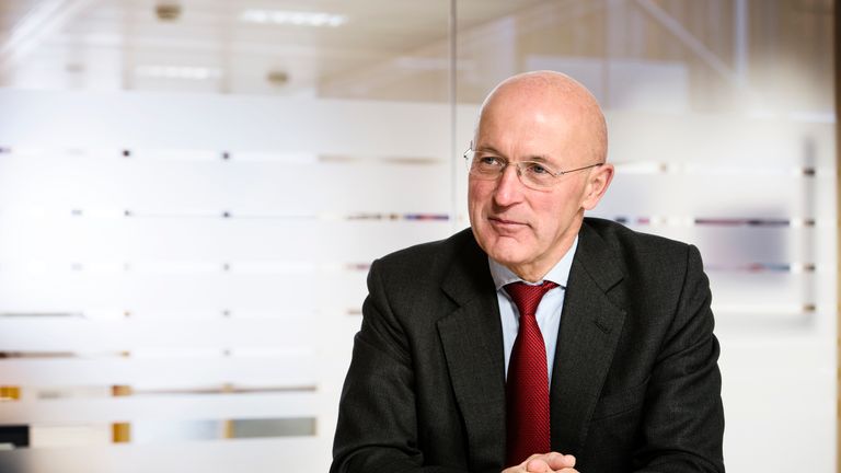 Sir Philip Hampton chairs Anglo&#39;s remuneration committee