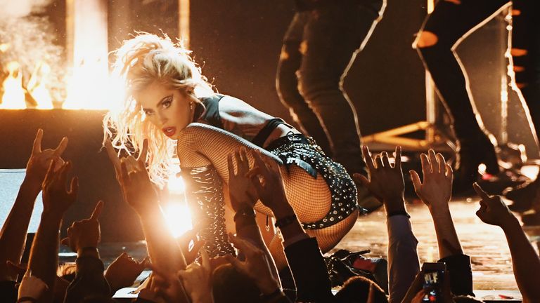Metallica and Lady Gaga performed the band's Moth Into Flame together 
