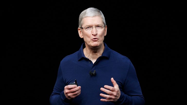 Tim Cook has called for a campaign to fight the spread of &#39;fake news&#39;