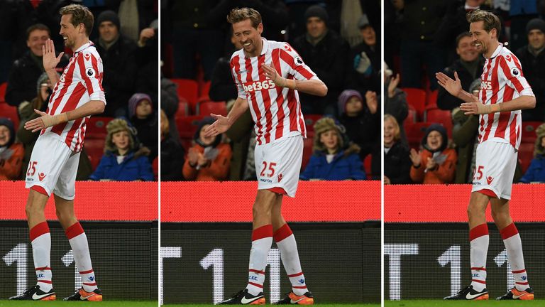 Stue Påstand løst Crouch dusts off his robot celebration | Video | Watch TV Show | Sky Sports
