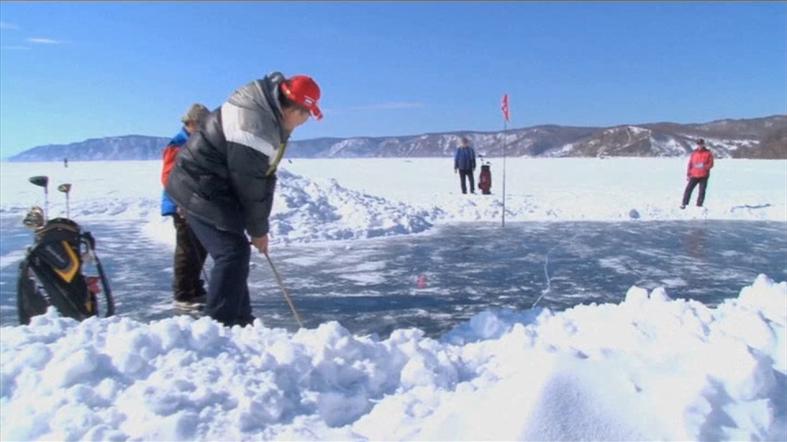 Go put ice. Айс гольф Байкал. Гольф на льду Байкала. Зимний Байкал гольф. Ледовый гольф Байкальск.