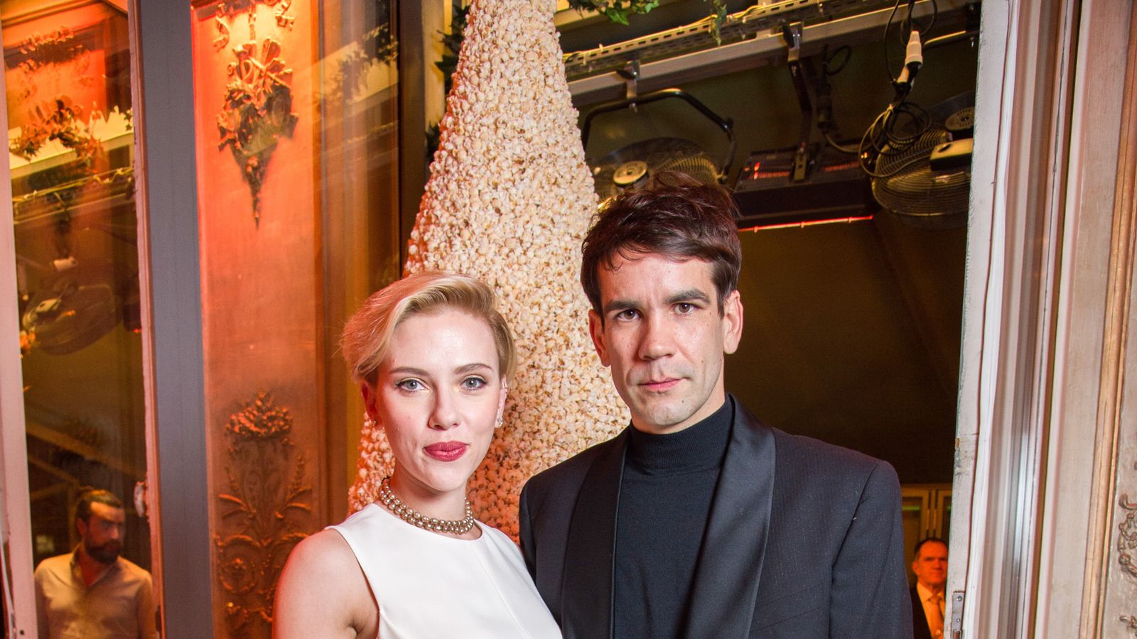 Scarlett Johansson files for divorce from 'shocked' Romain Dauriac ...