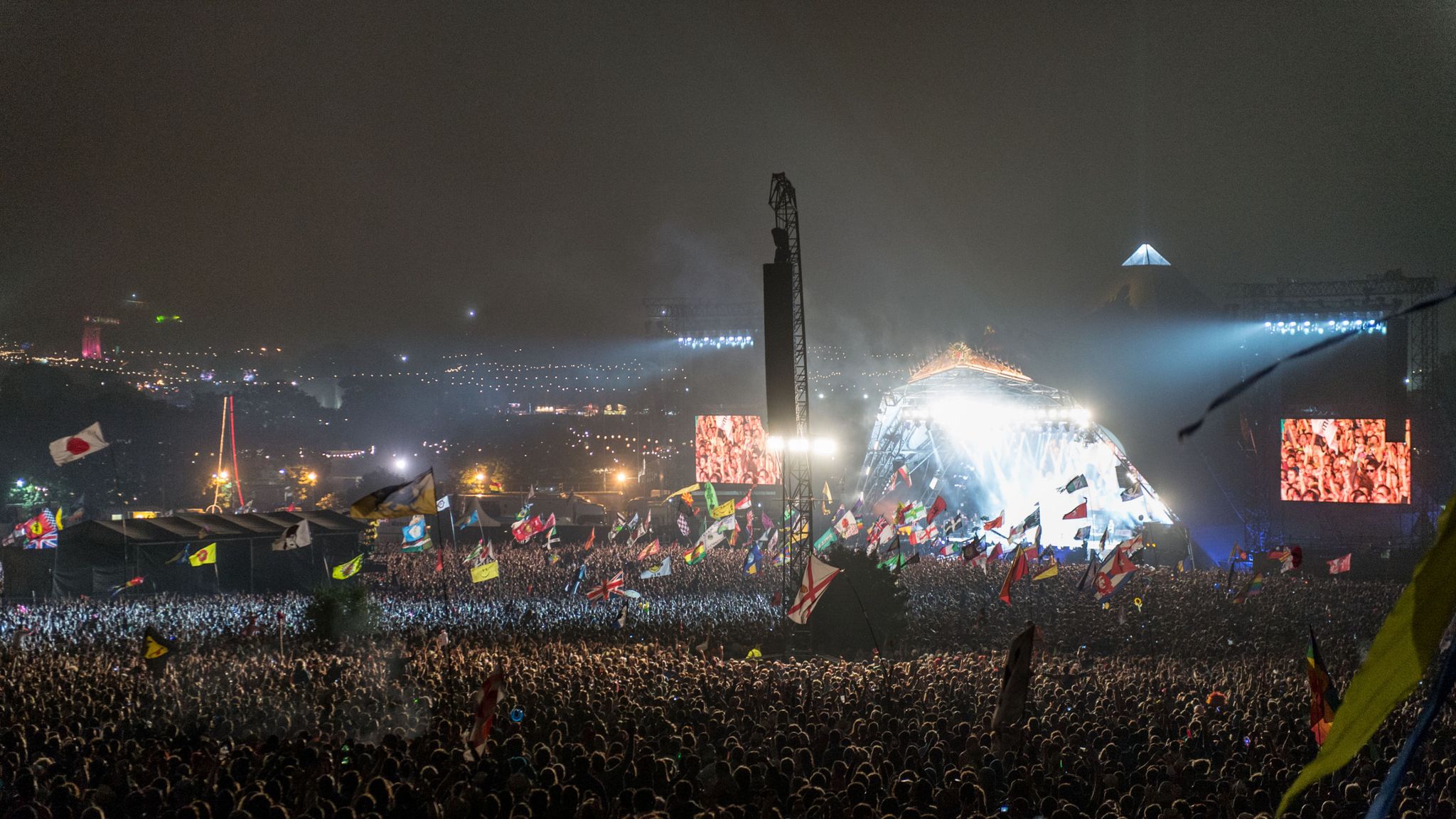 Glastonbury attendees' wee to power festival displays | Science & Tech ...