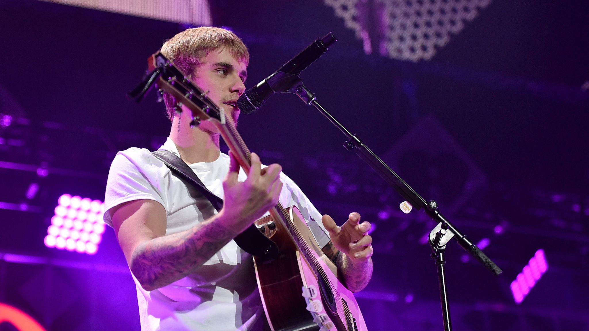 Chapman car. Джастин Бибер Popstar. Justin Bieber Popstar. Justin Bieber to perform in New Delhi. Kiimi DJ