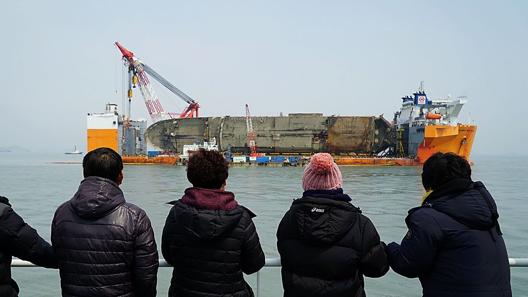 Корейский паром. Корабль Севоль. Sewol Ferry Disaster. Подъем парома Севоль. Sewol Ferry accident.