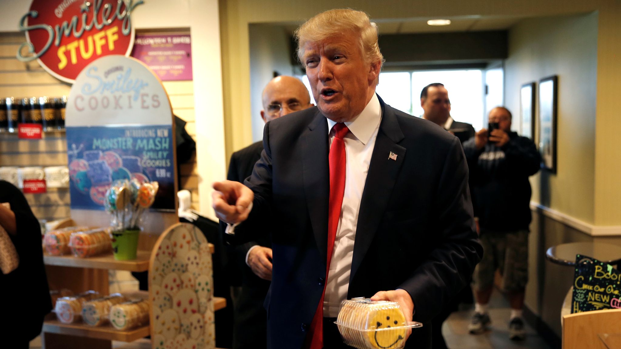 McDonald's Deletes Tweet Calling Trump 'a Disgusting Excuse Of A ...