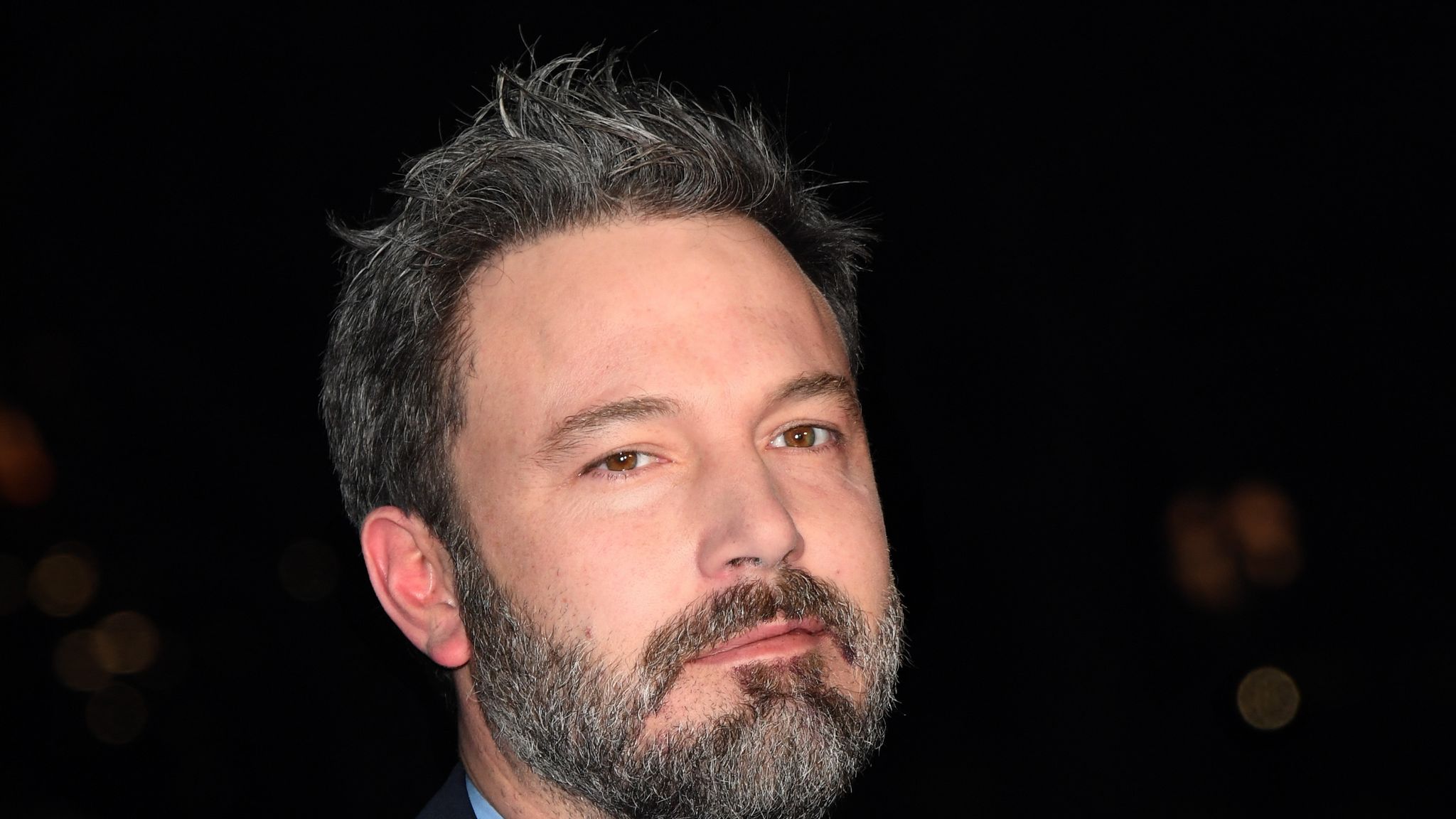 Горит голливуд бен аффлек фото Ben Affleck apologises for 'groping' actress Hilarie Burton Ents & Arts News Sky