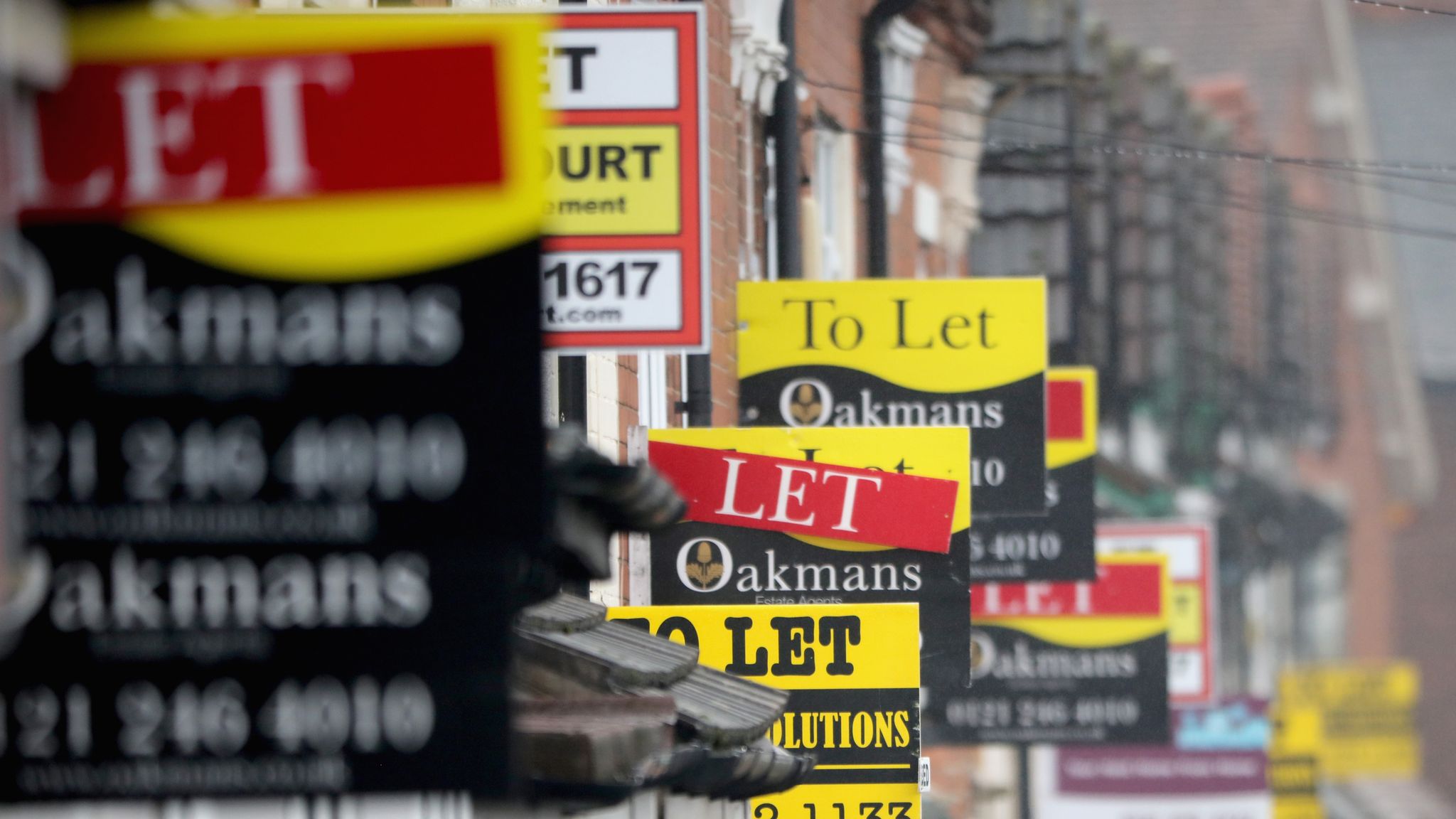 Housing benefits cuts plan for 18 to 21s revived by Government