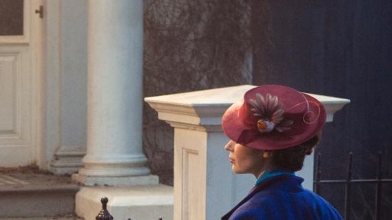 First look at Emily Blunt as Mary Poppins 