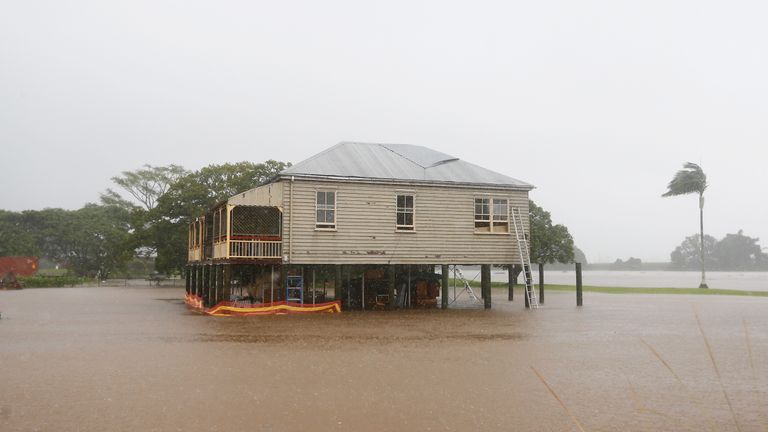 Houses threatened by flood waters in Murwillumbah