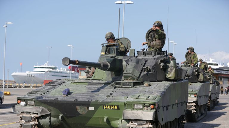 Swedish troops arriving in Gotland in September 2016