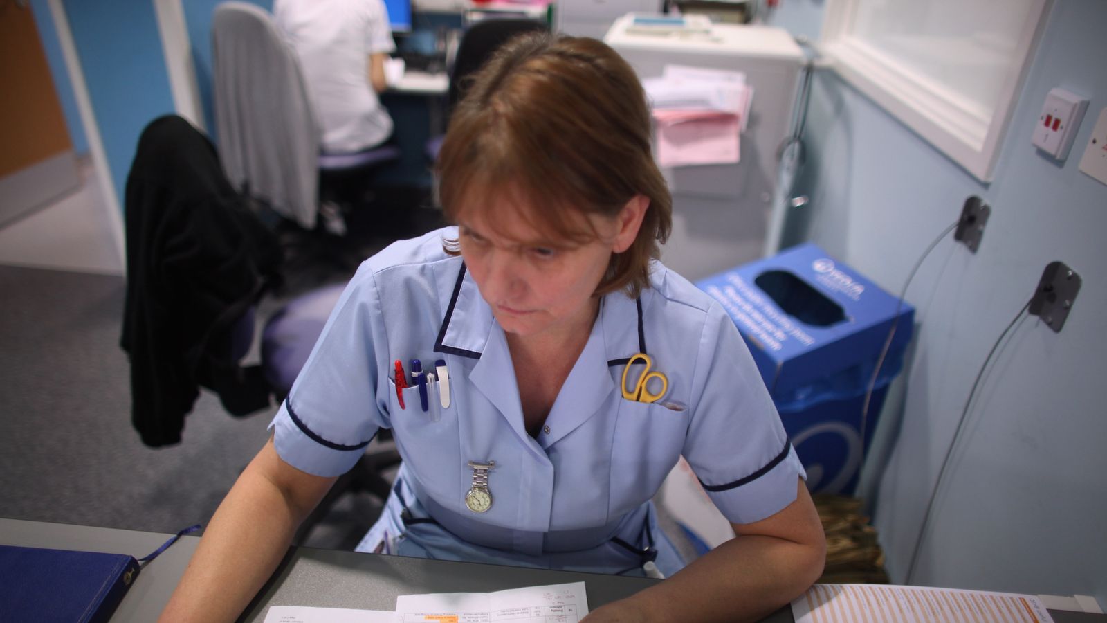 Nurses And Midwives Leaving The Profession In Their Thousands Figures Show Uk News Sky News