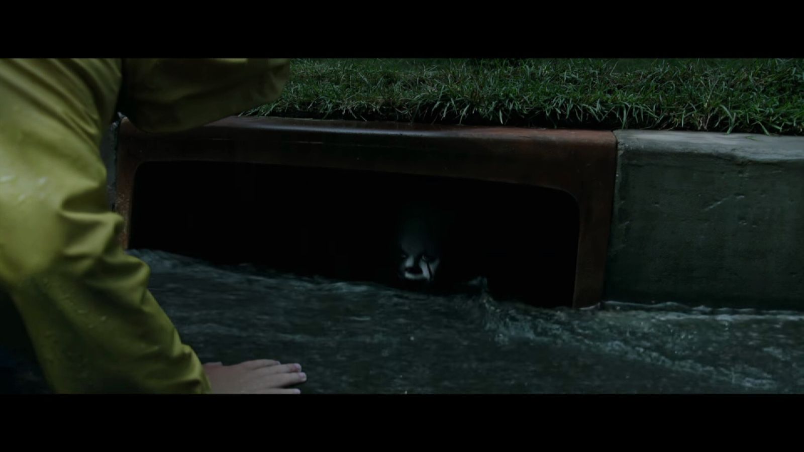 Trailer for Stephen King's It slammed as 'disgusting' by clowns | Ents ...