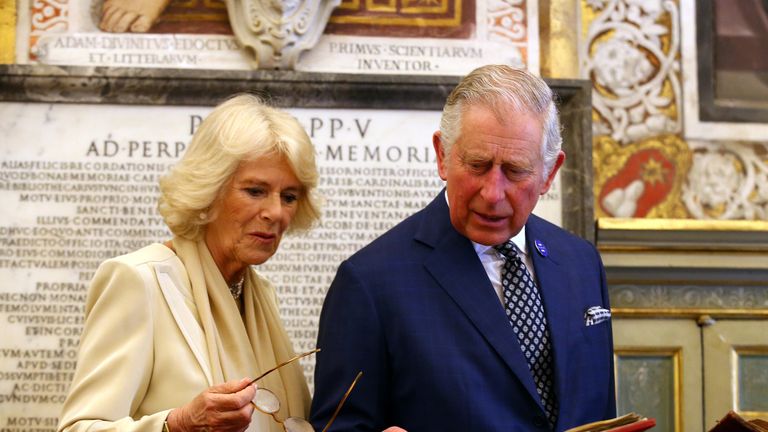 Prince Charles 'struggles' to decide on traditional gifts for Pope | UK ...