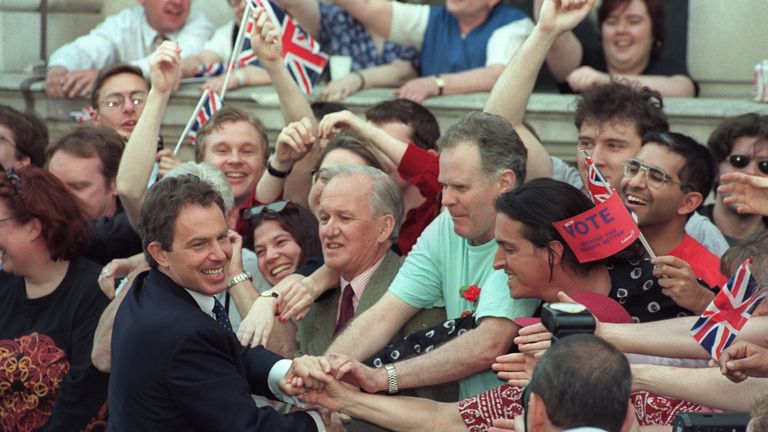 Britain&#39;s new Prime Minister Tony Blair is greeted by supporters outside 10 Downing Street, 02 May 1997