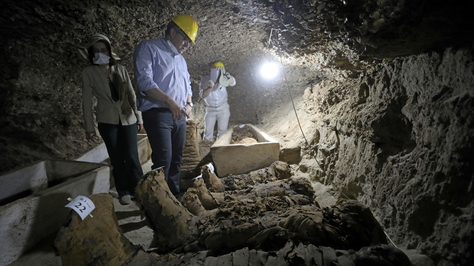 Mummies found in Egypt ancient burial site | World News | Sky News