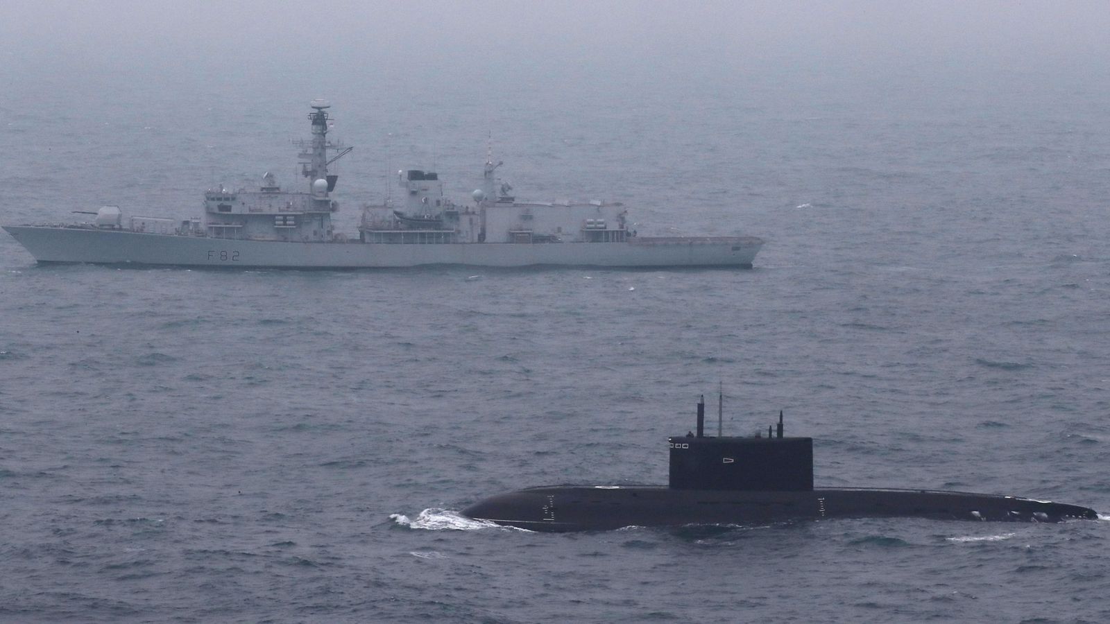 Royal Navy ship shadows Russian submarine in English Channel | UK News ...