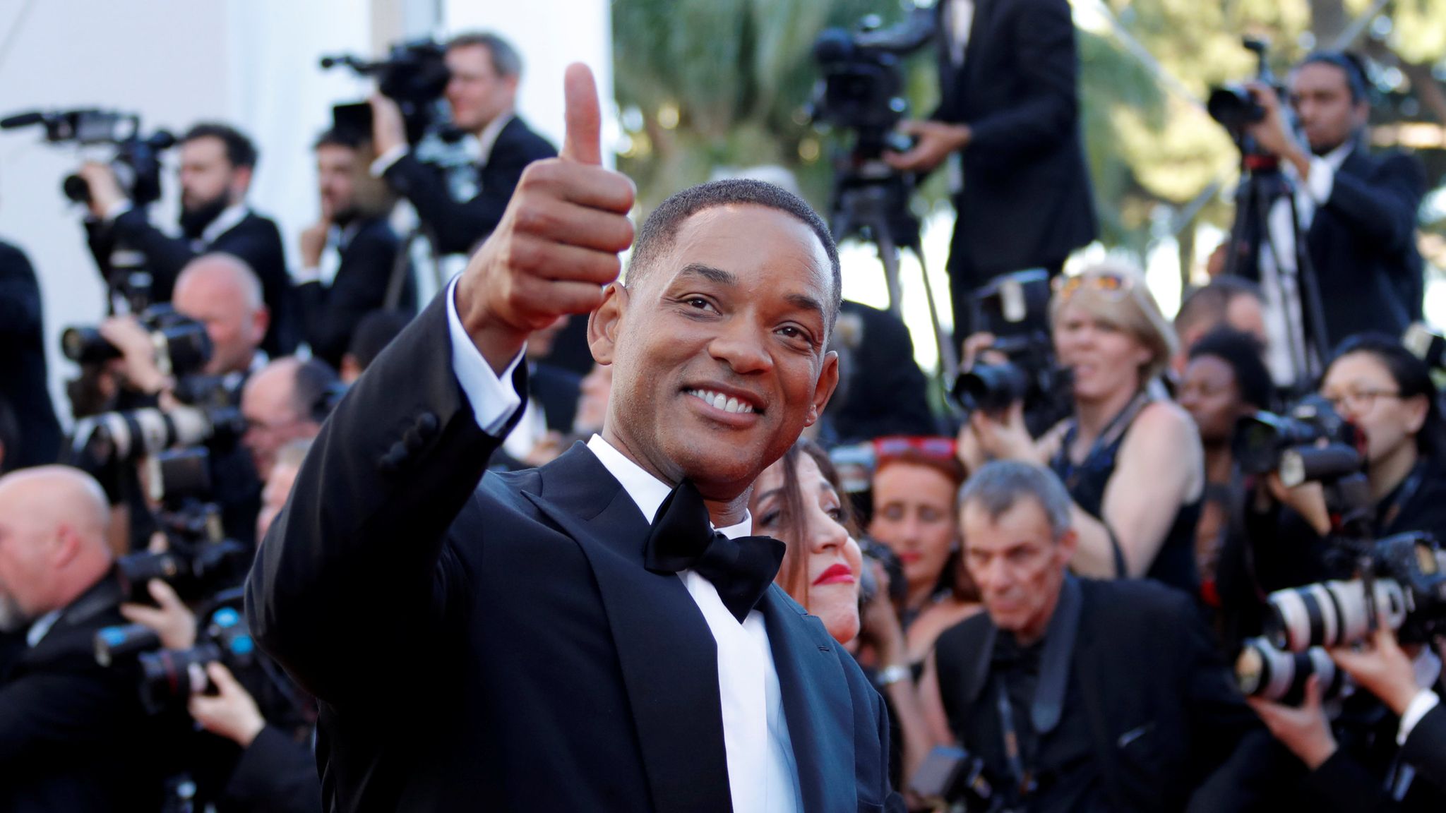 Will Smith Cast As Genie In Guy Ritchie's Live-action Aladdin Remake ...