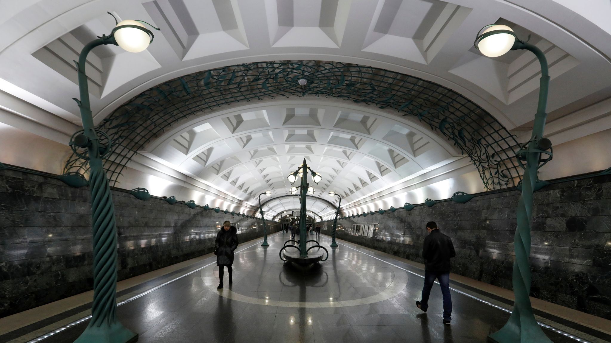 Moscow underground. Moscow Metro Istasyonu. Станция метро 3д. Тульская станция метро Москва. Станция метро страстной бульвар.