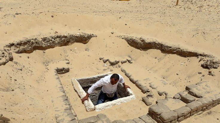 A newly discovered burial site in Minya