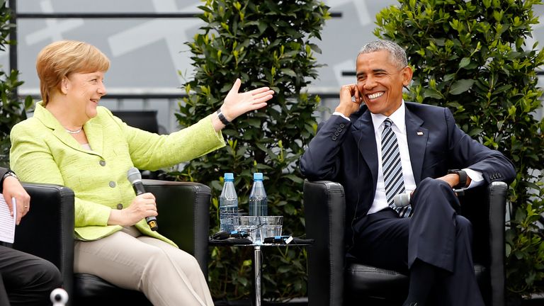 German Chancellor Angela Merkel and former U.S. President Barack Obama attend a discussion in Berlin on 25 May, 2017
