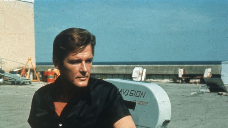 1973: Roger Moore on location for the filming of the James Bond 007 movie 'Live and Let Die'