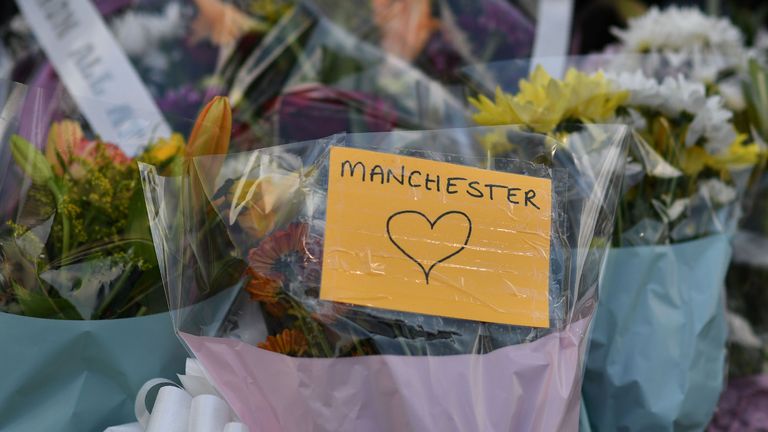 Mourners at Manchester vigil in St Ann&#39;s Square