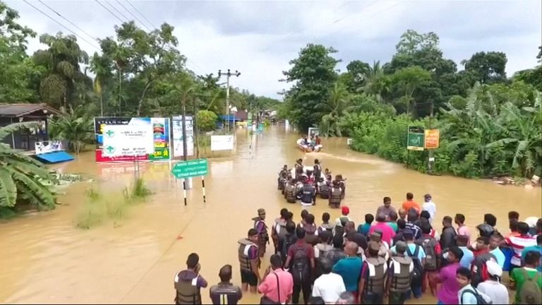 Sri Lanka floods have left half a million people displaced