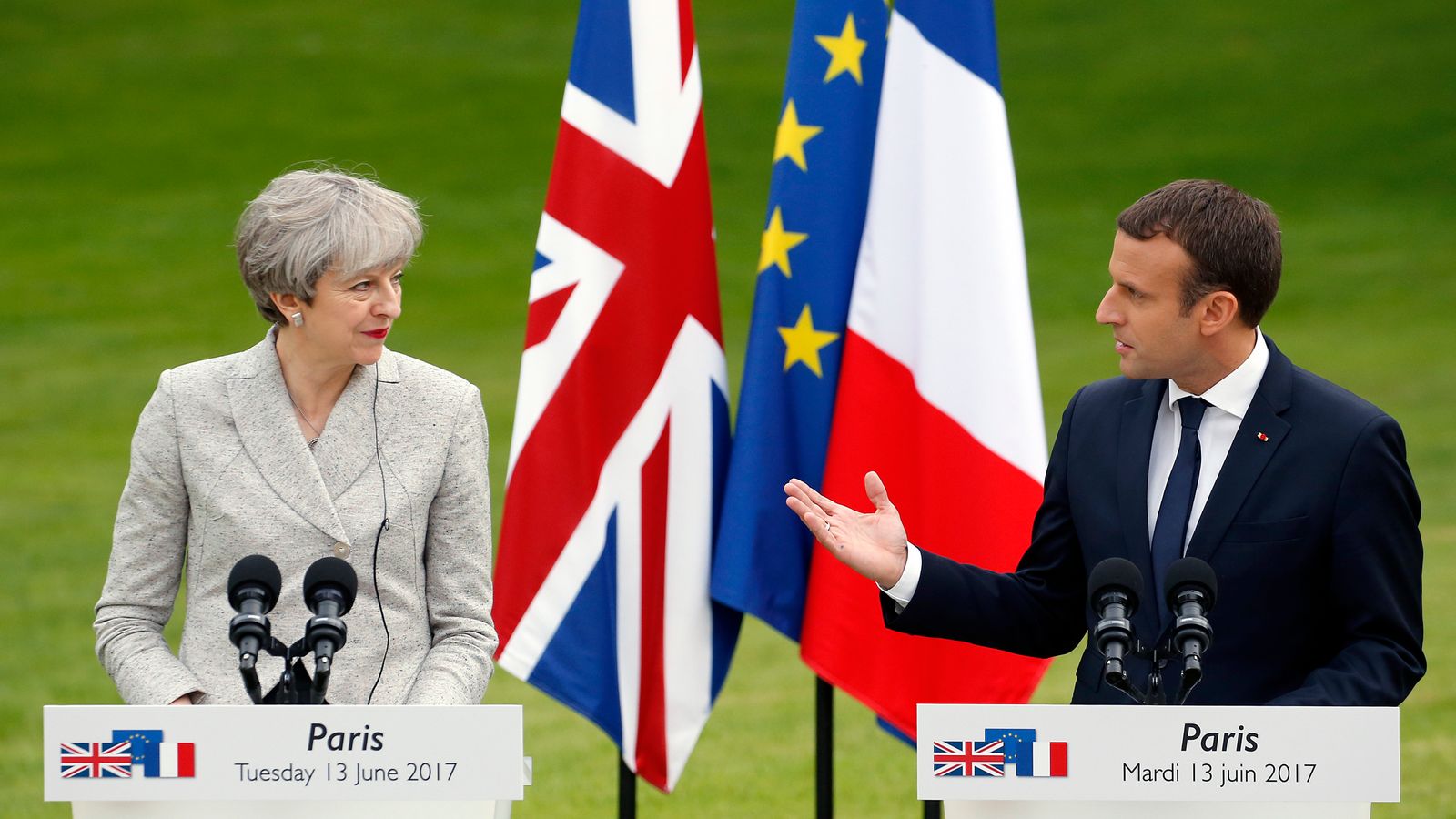 Macron Meets May And Says UK Can 'always' Change Its Mind On Brexit ...