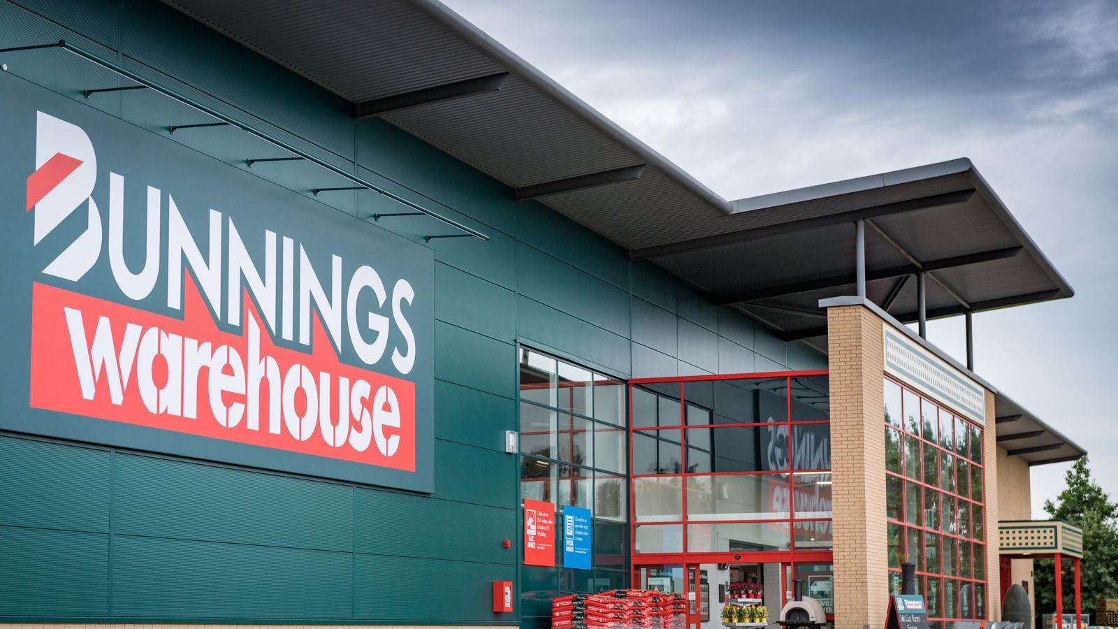 Homebasebuyer Bunnings to create 1,000 jobs in expansion Business