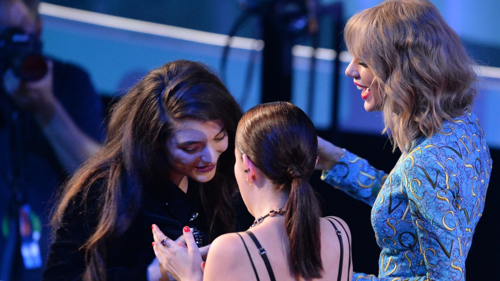 Lorde apologises for Taylor Swift disease comment Ents & Arts News