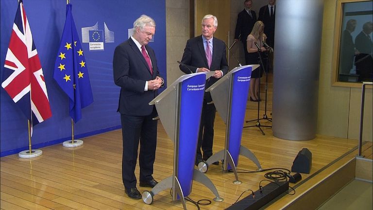 Brexit Secretary David Davis (L) and the EU chief negotiator Michel Barnier
