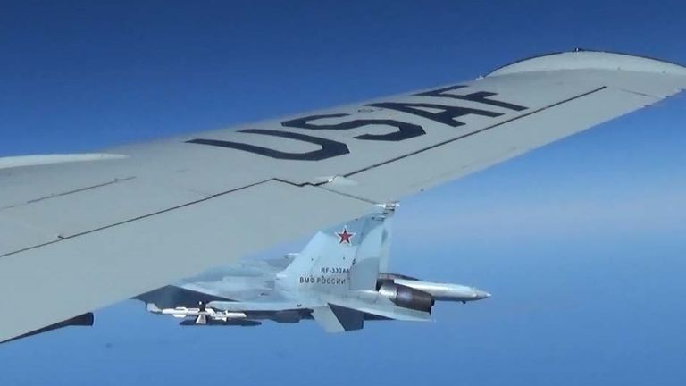 Pentagon releases images of Russian jet buzzing RC-135 spy plane ...