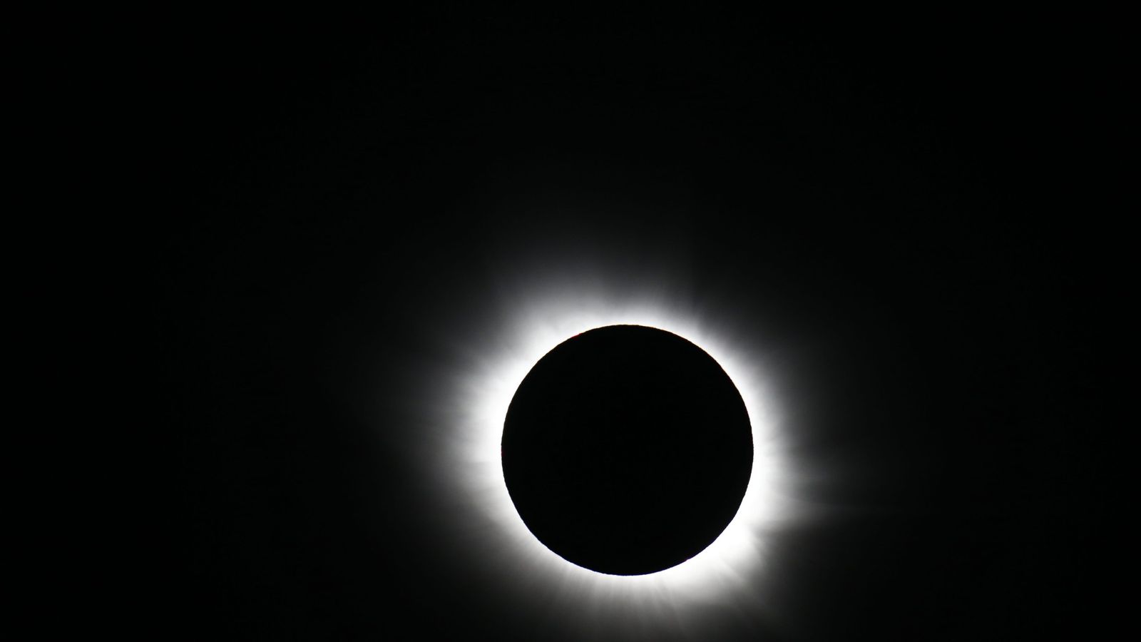 Solar Eclipse 2017. Солнечное затмение в Астрахани 2006. Солнечное затмение 2006. Затемнение солнца и Луны.