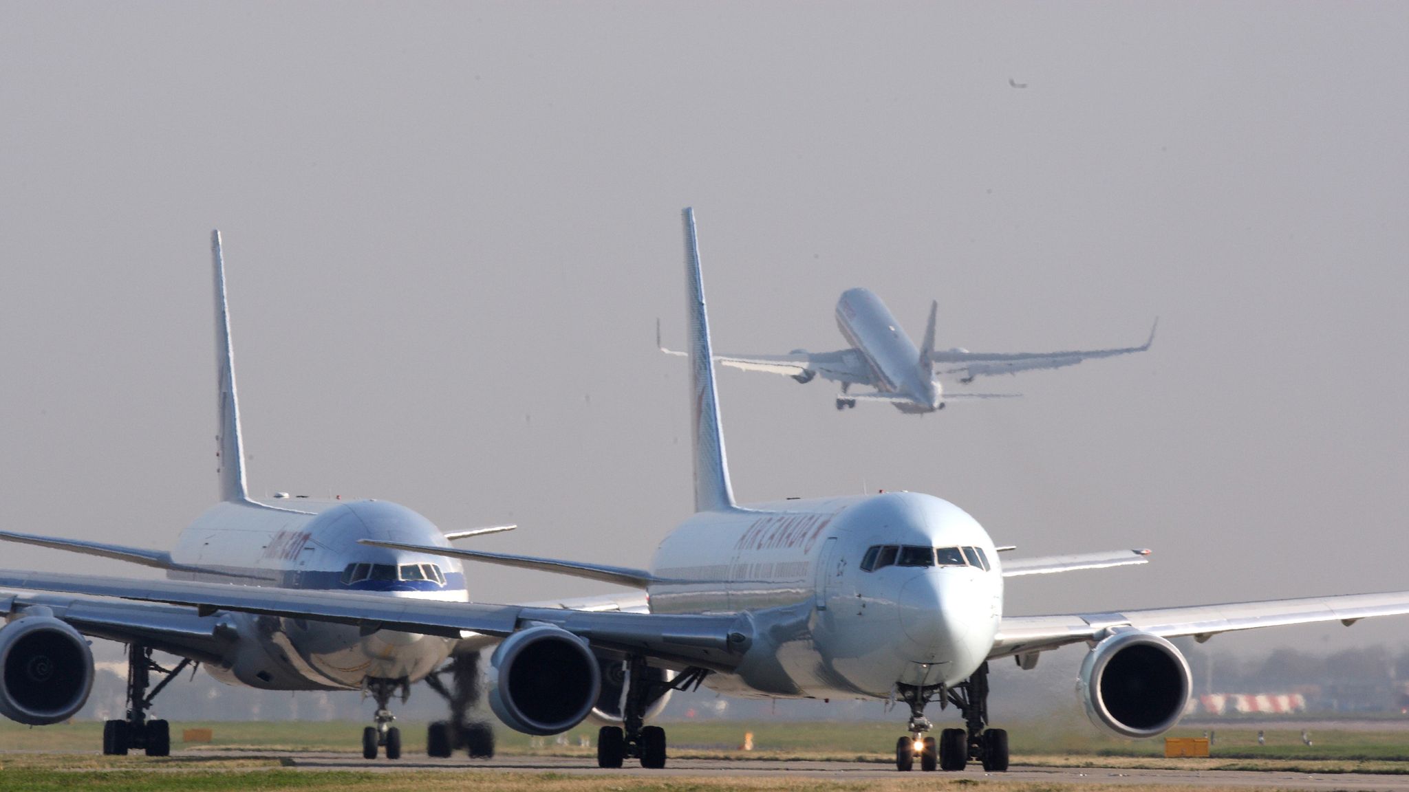 Police Stop Heathrow Flight From Taking Off To Arrest Child Abduction Suspect Uk News Sky News