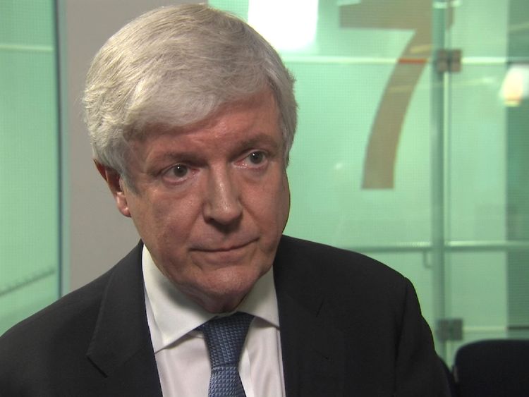 Top BBC Women Write Letter Demanding Tony Hall Closes Gender Pay Gap Now