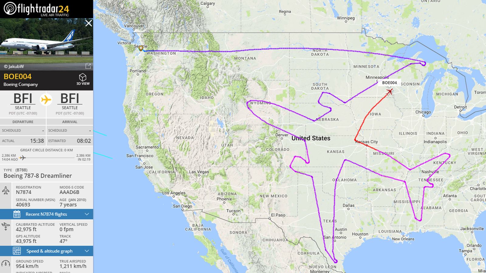 Boeing pilot draws huge Dreamliner over US World News Sky News