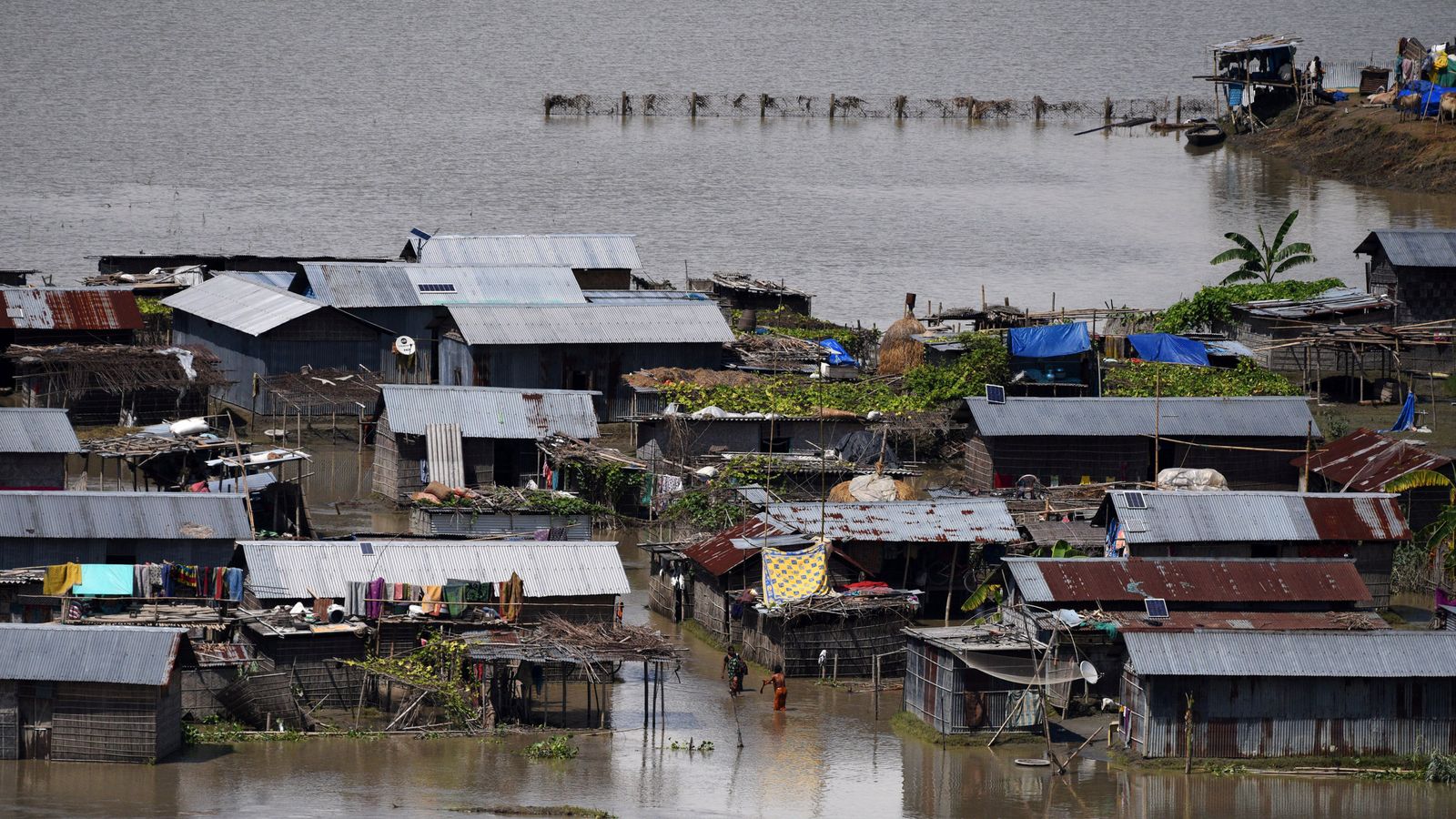 South Asia monsoon floods leave hundreds dead and thousands of homes ...