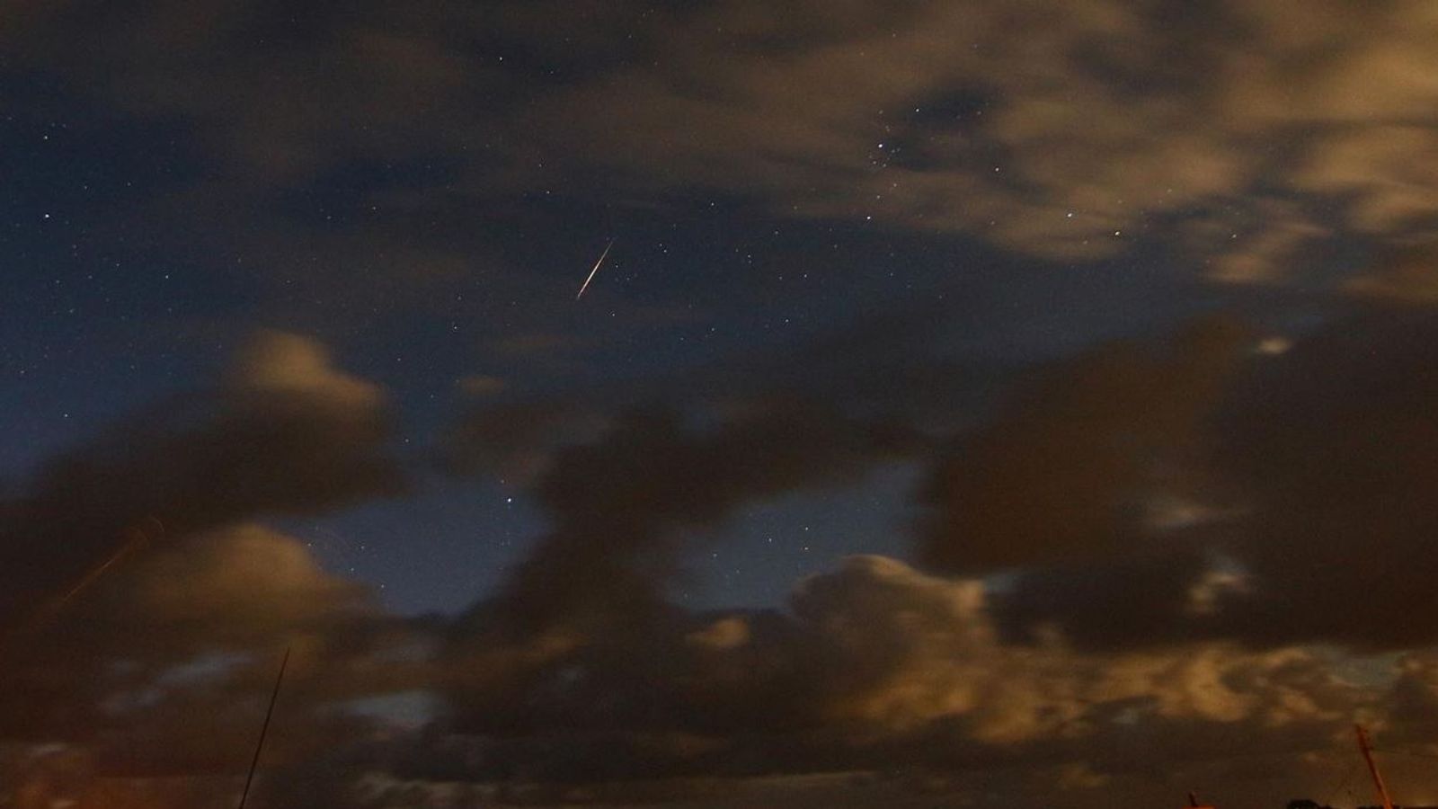 Massive Perseid meteor shower thrills stargazers UK News Sky News
