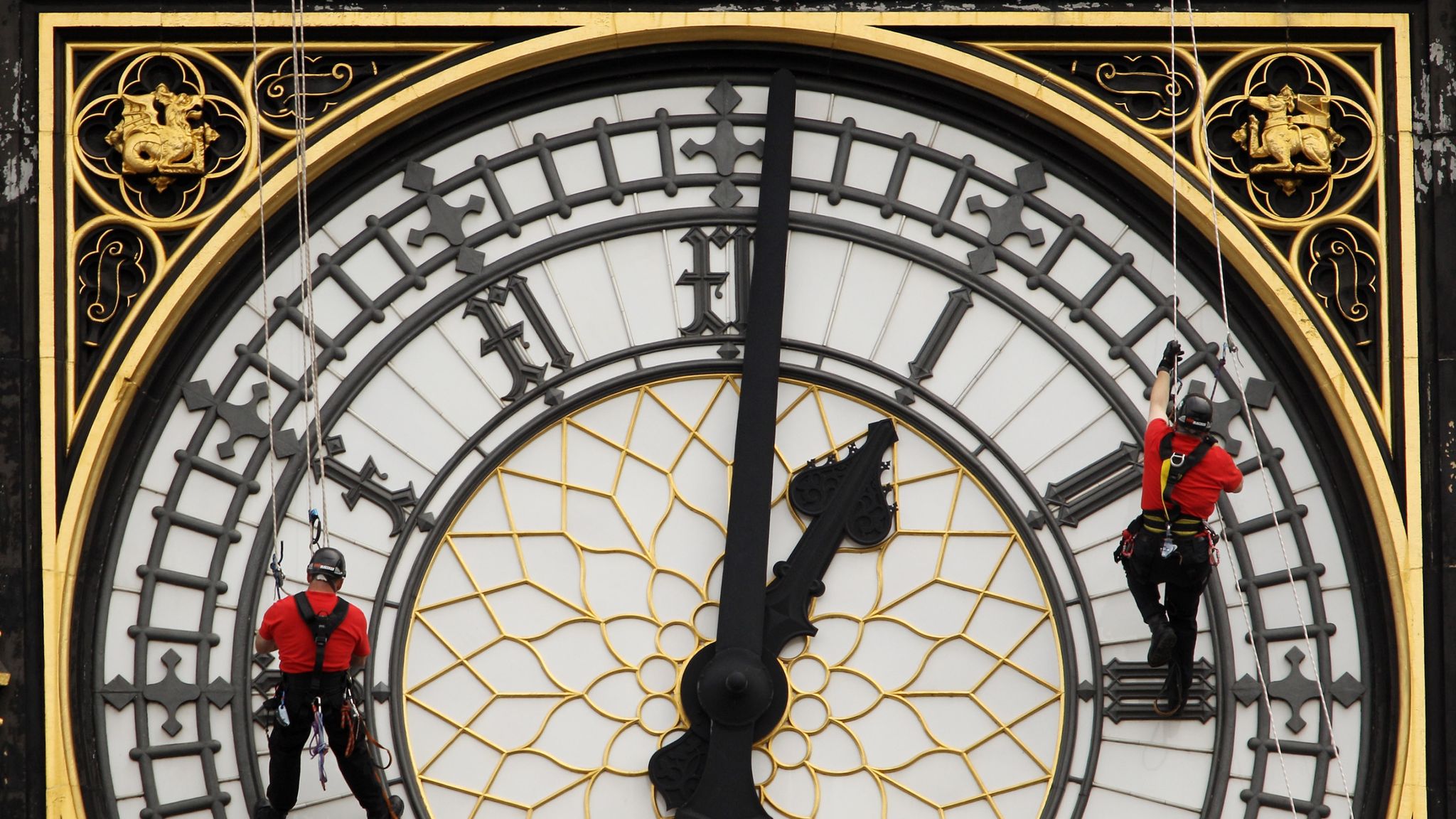 Big bill for Big Ben: cost of renovating Elizabeth Tower rises to